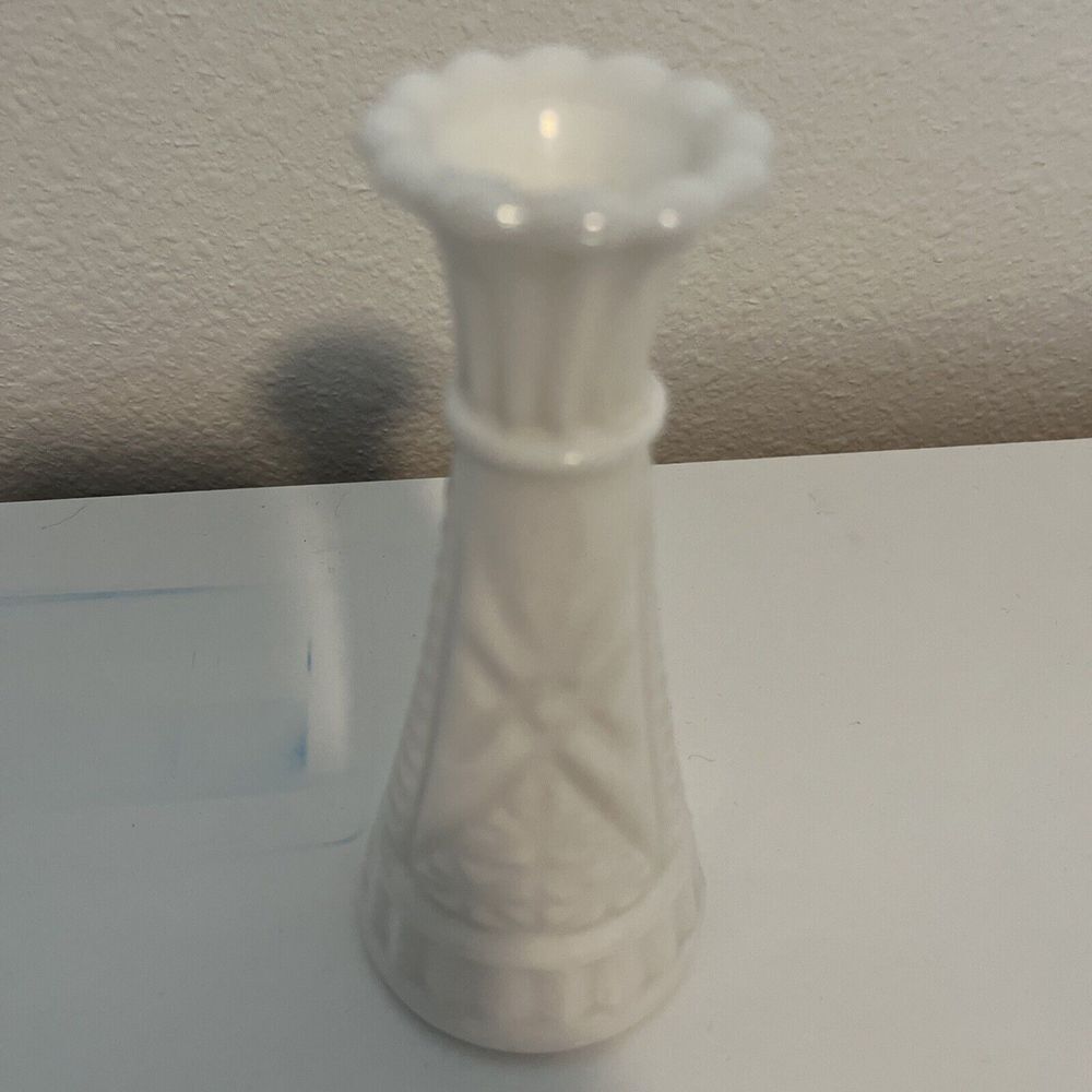 Vtg Anchor Hocking Stars Bars White Milk Glass Bud Vase Wedding Decor 6"H 2.5"W - Picture 2 of 2